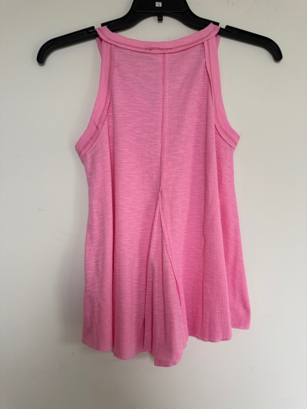 LA MIEL Pink V-Neck Flowy Tank Top - Picture 4 of 6
